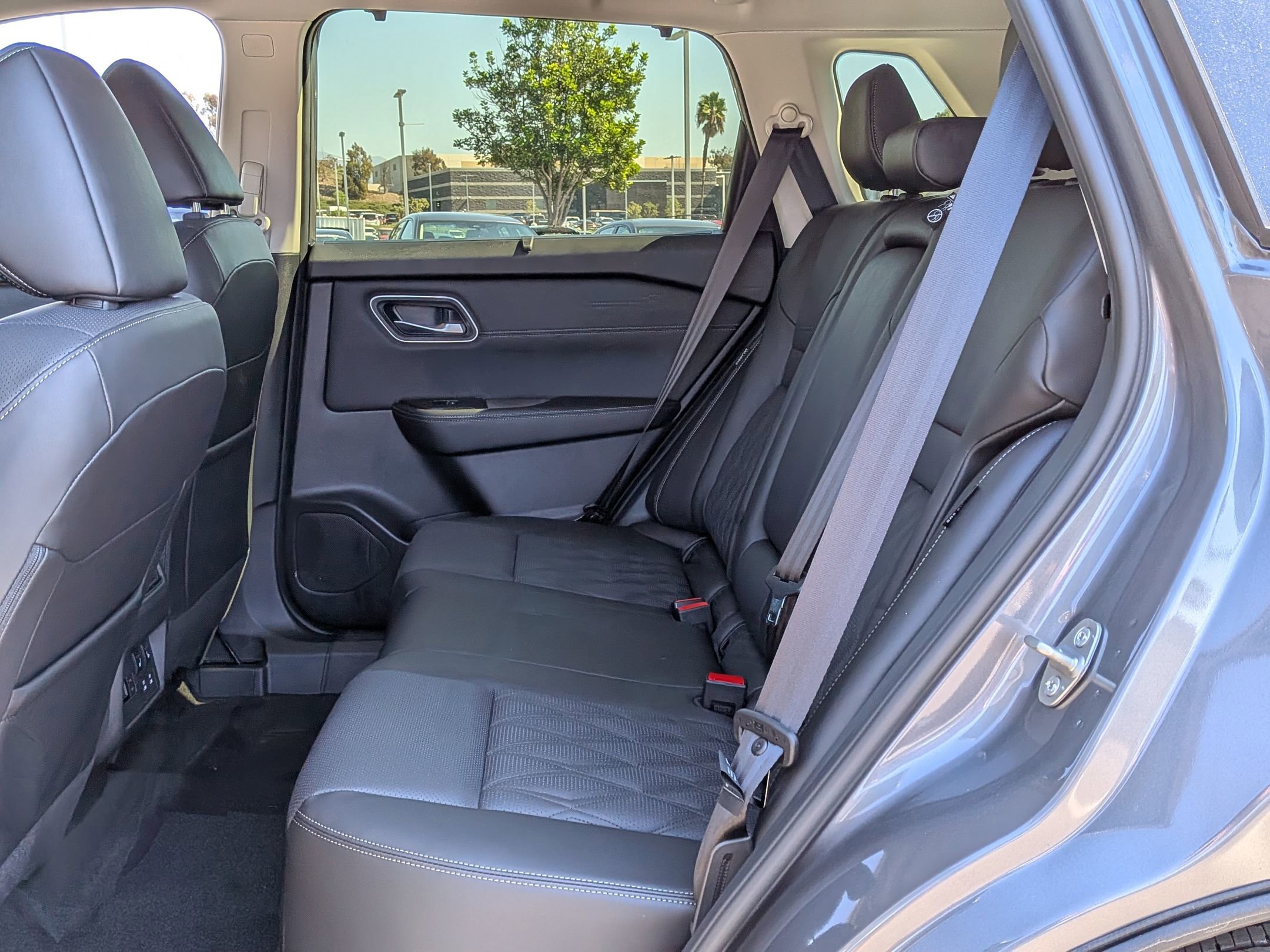 New 2026 Nissan Rogue Platinum image 16