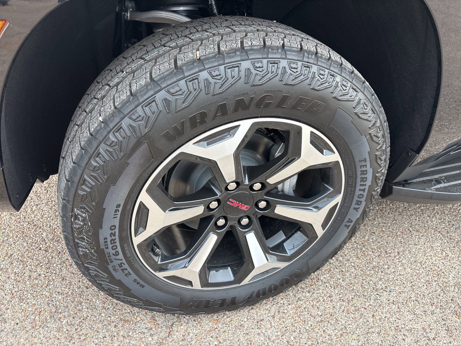 New 2026 GMC Yukon XL AT4 w/ Premium Trailering Package image 32