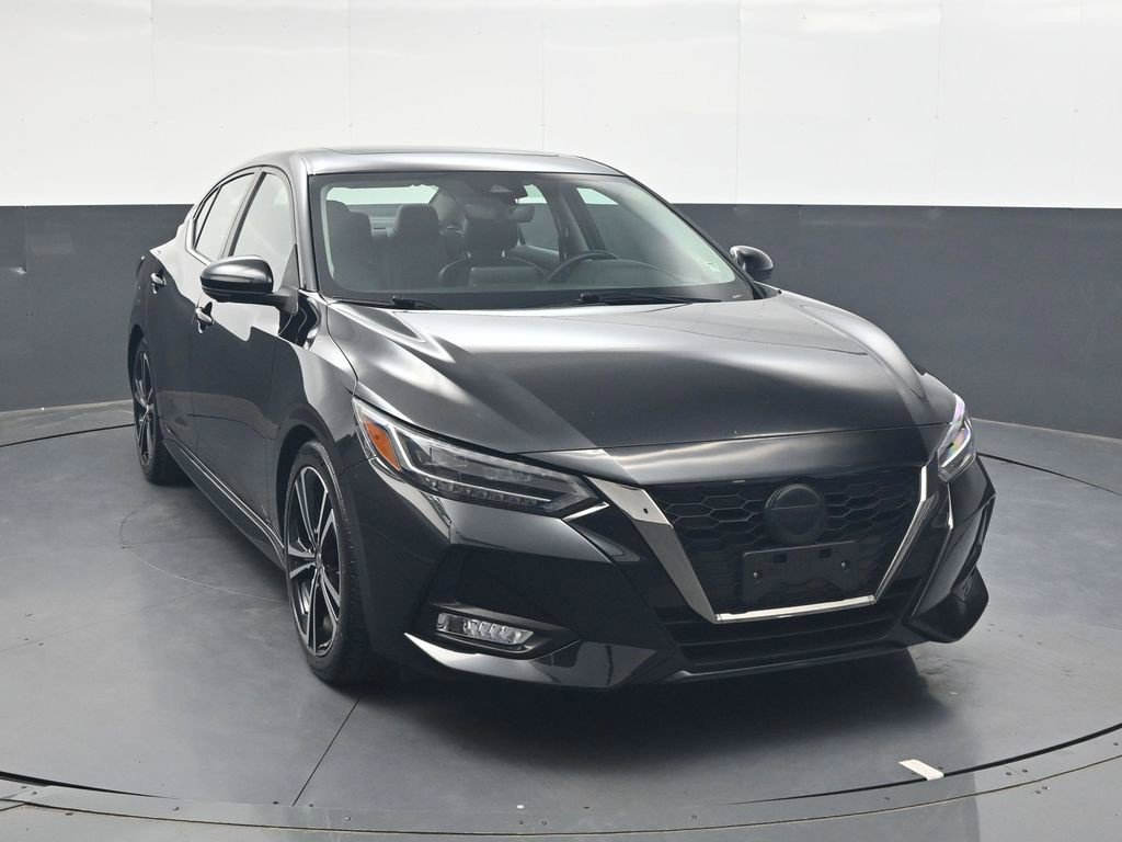 Used 2022 Nissan Sentra SR w/ SR Premium Package FWD image 2