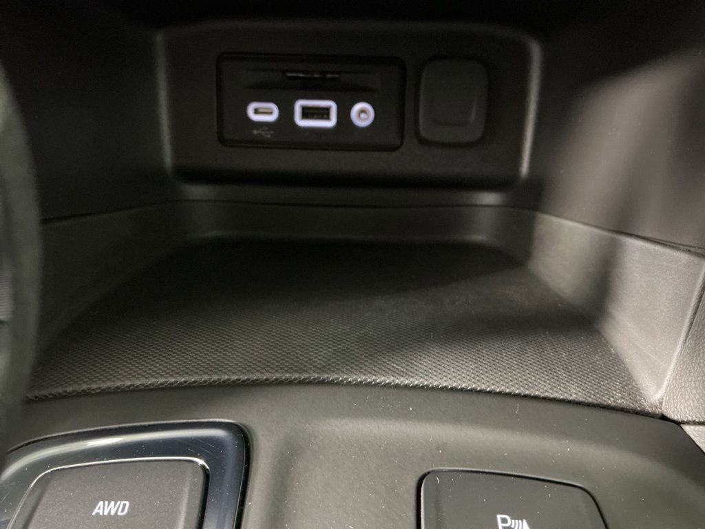 Used 2024 Chevrolet Equinox LT AWD/4WD image 25