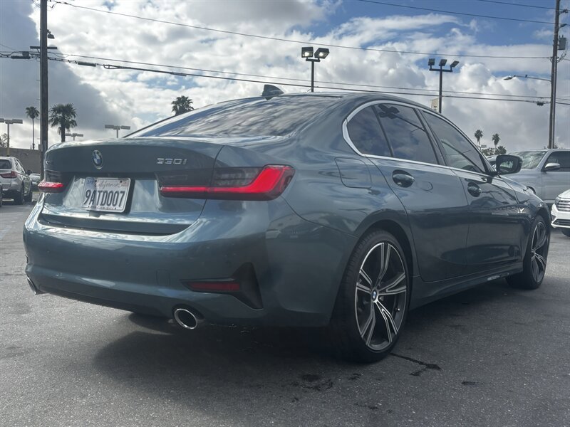 Used 2021 BMW 330i xDrive Sedan w/ Premium Package AWD/4WD image 8