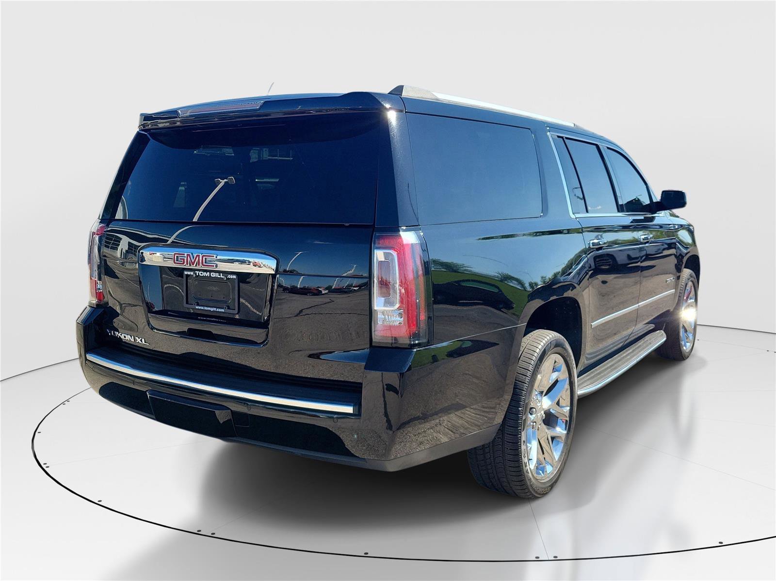 Used 2018 GMC Yukon XL Denali w/ Open Road Package image 4