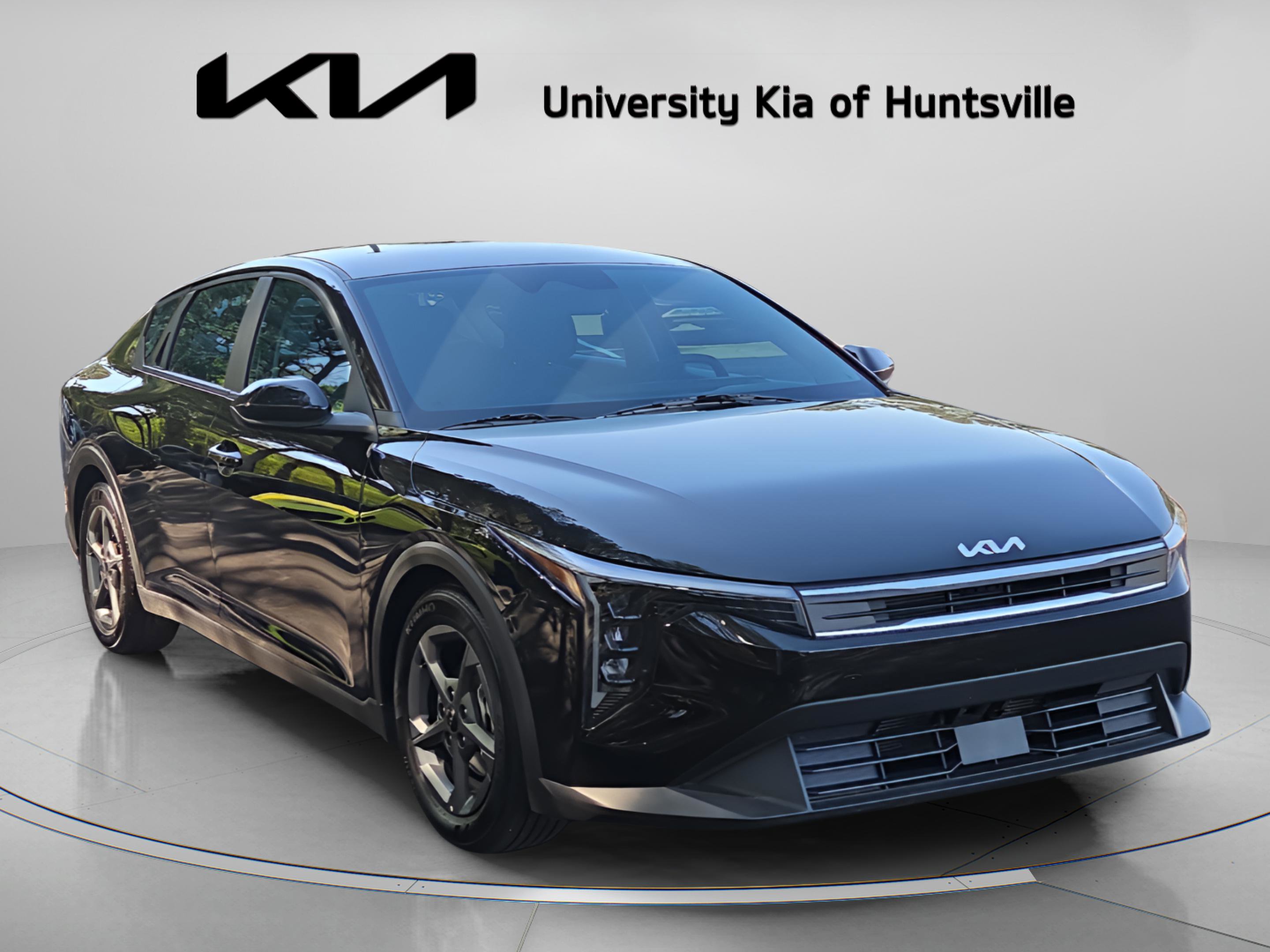 Used 2025 Kia K4 LXS image 1