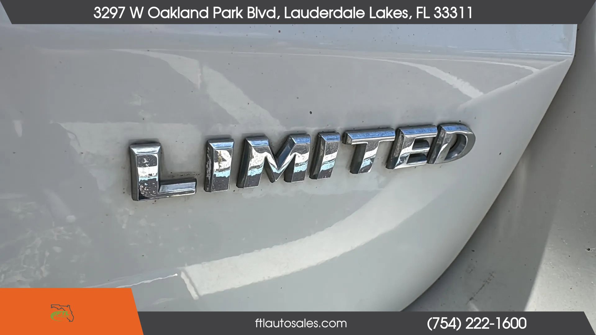 Used 2012 Chrysler Town & Country Limited w/ Luxury Group FWD image 14