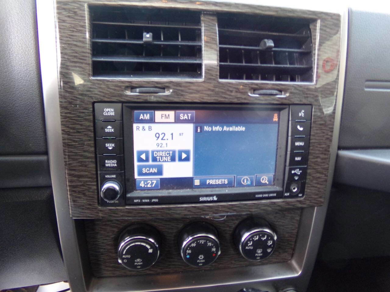 Used 2012 Jeep Liberty Limited Jet w/ Comfort/Convenience Group image 32