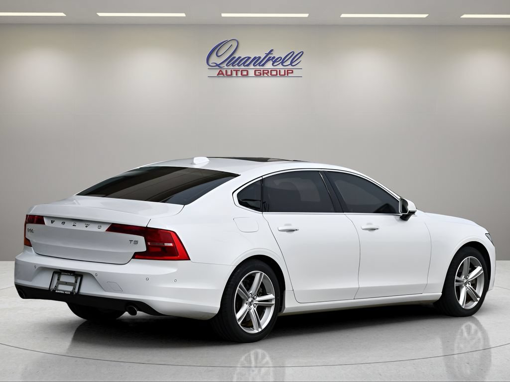 Used 2018 Volvo S90 T5 Momentum w/ Convenience Package FWD image 4