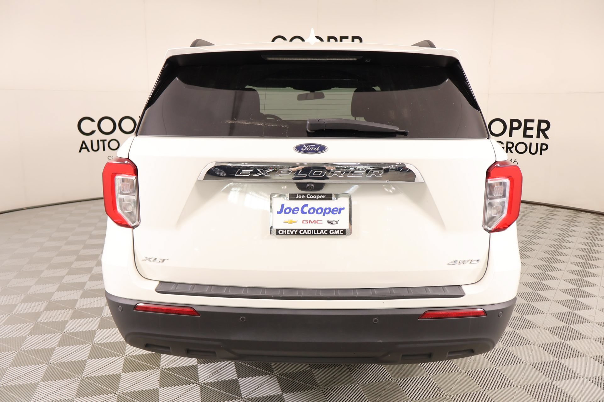 Used 2023 Ford Explorer XLT AWD/4WD image 22