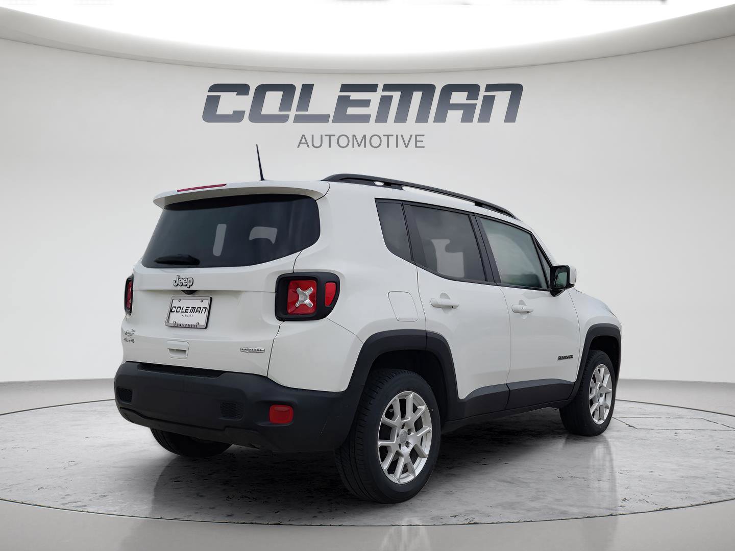 Used 2020 Jeep Renegade Latitude w/ Cold Weather Group AWD/4WD image 5