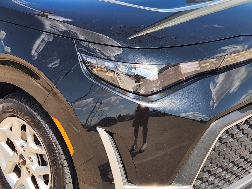 Certified 2024 Kia Soul LX w/ LX Technology Package FWD image 9