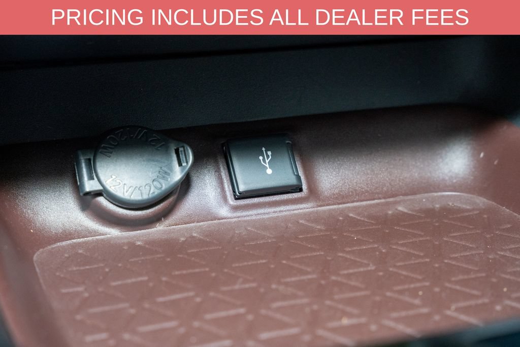 Used 2021 Toyota RAV4 Limited AWD/4WD image 17