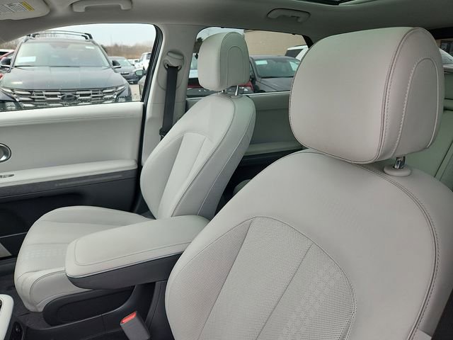 Certified 2023 Hyundai Ioniq 5 Limited w/ Cargo Package image 22