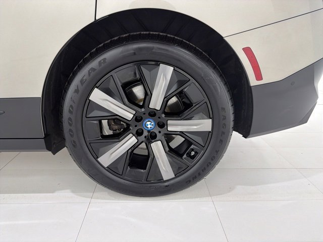 Used 2025 BMW iX xDrive50 w/ Premium Package image 45