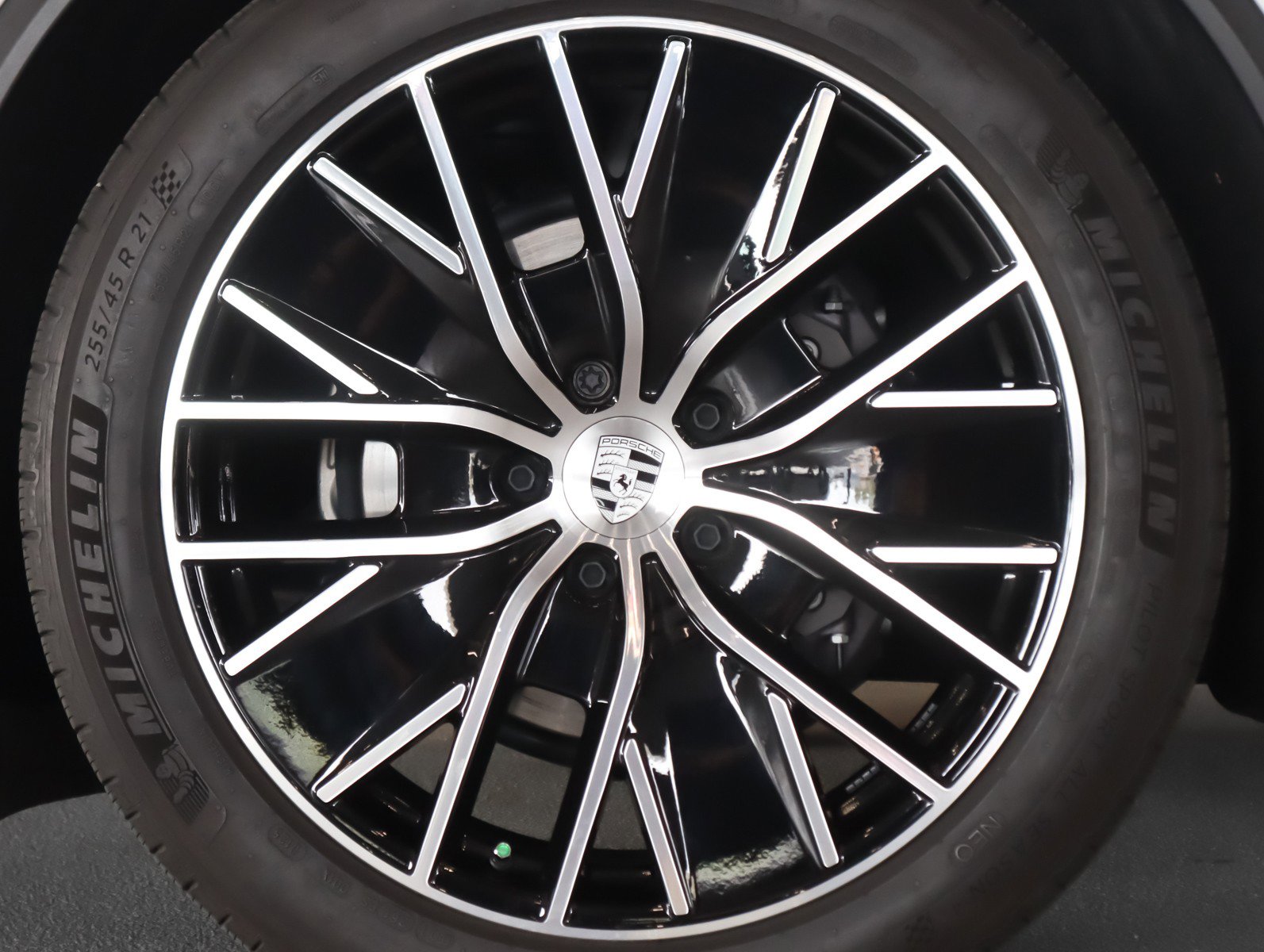 Used 2025 Porsche Macan Electric image 24