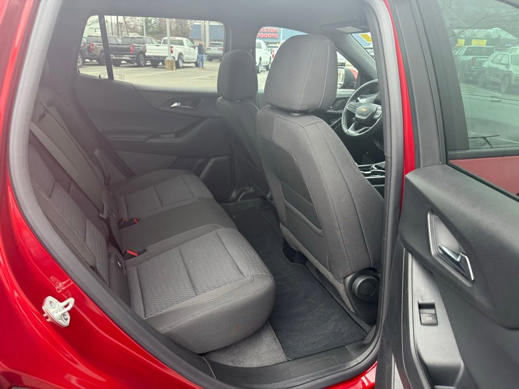 Used 2025 Chevrolet Equinox LT AWD/4WD image 13