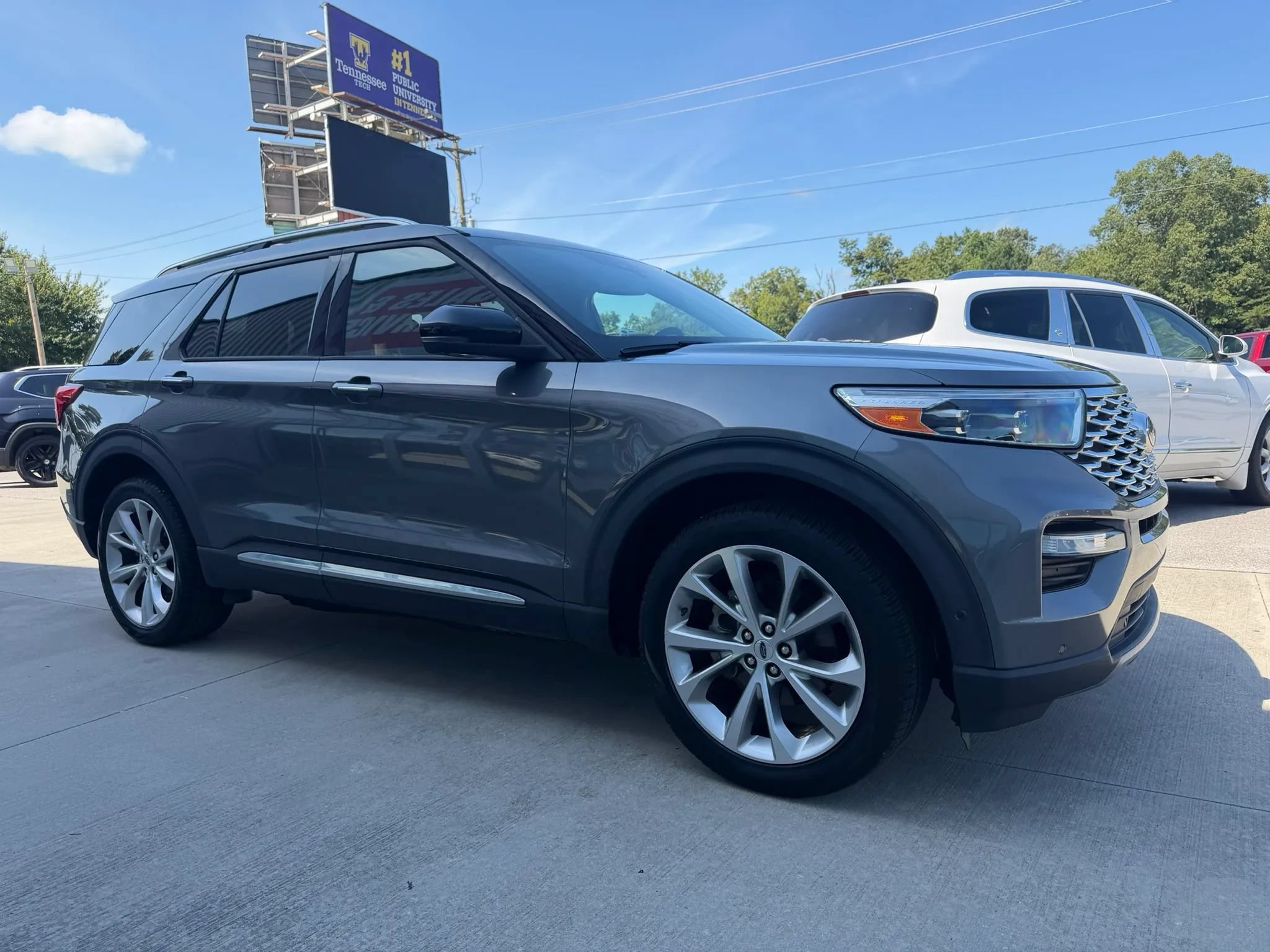 Used 2021 Ford Explorer Platinum w/ Equipment Group 601A AWD/4WD image 26