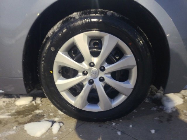 Used 2022 Toyota Corolla LE image 9