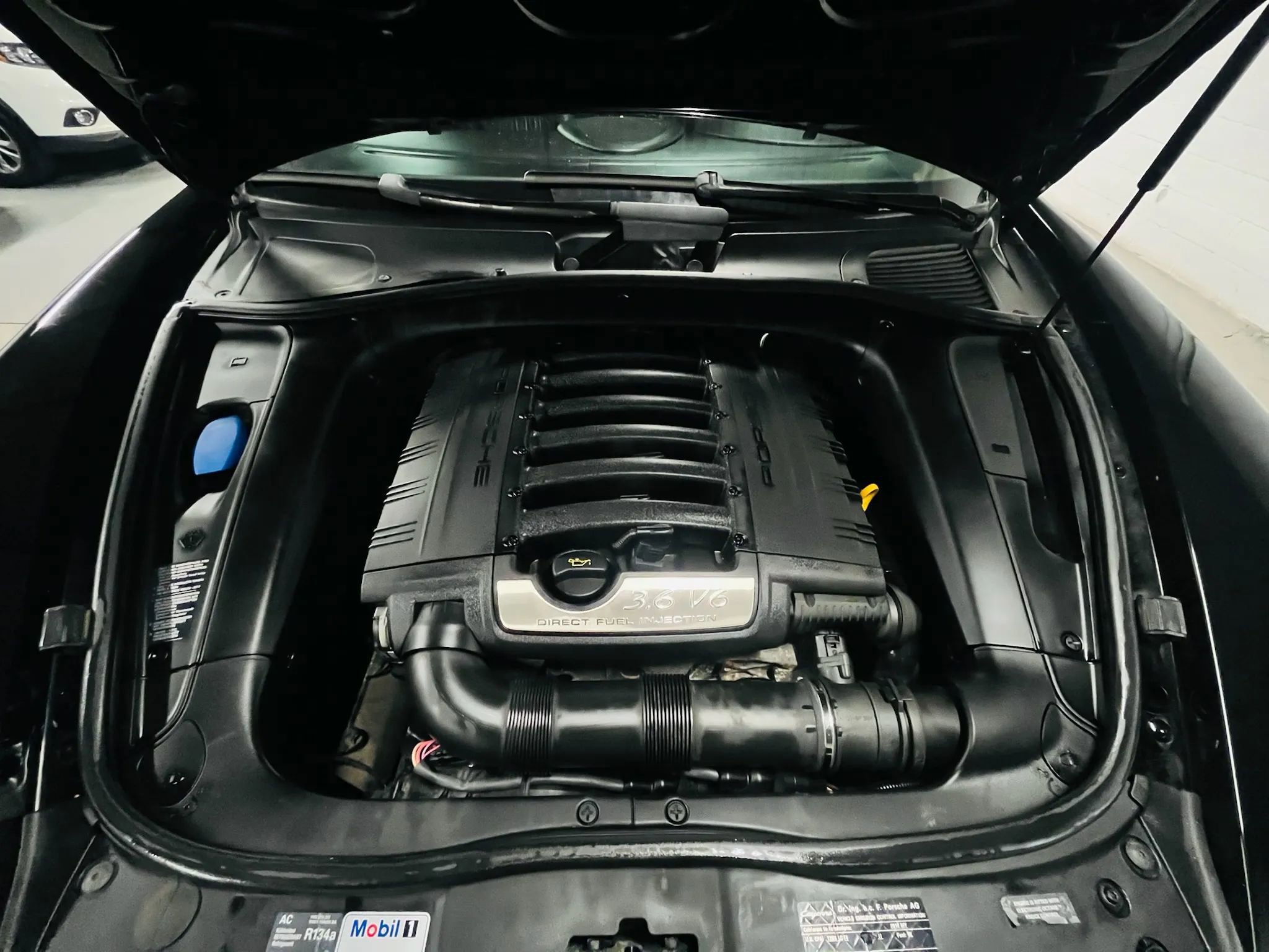 Used 2010 Porsche Cayenne image 23