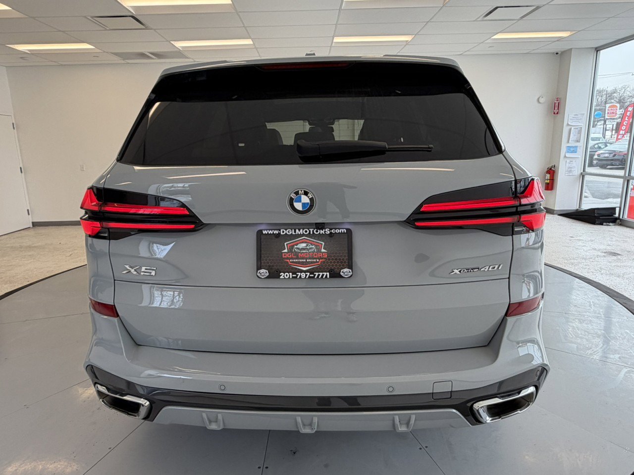 Used 2024 BMW X5 xDrive40i w/ M Sport Package image 69