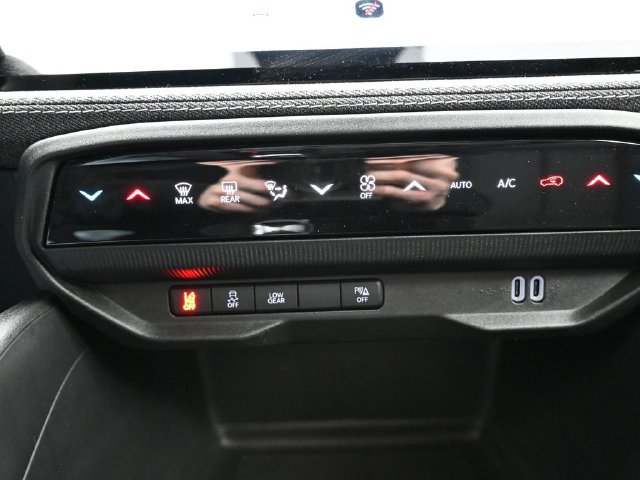 New 2026 Jeep Cherokee Laredo AWD/4WD image 30