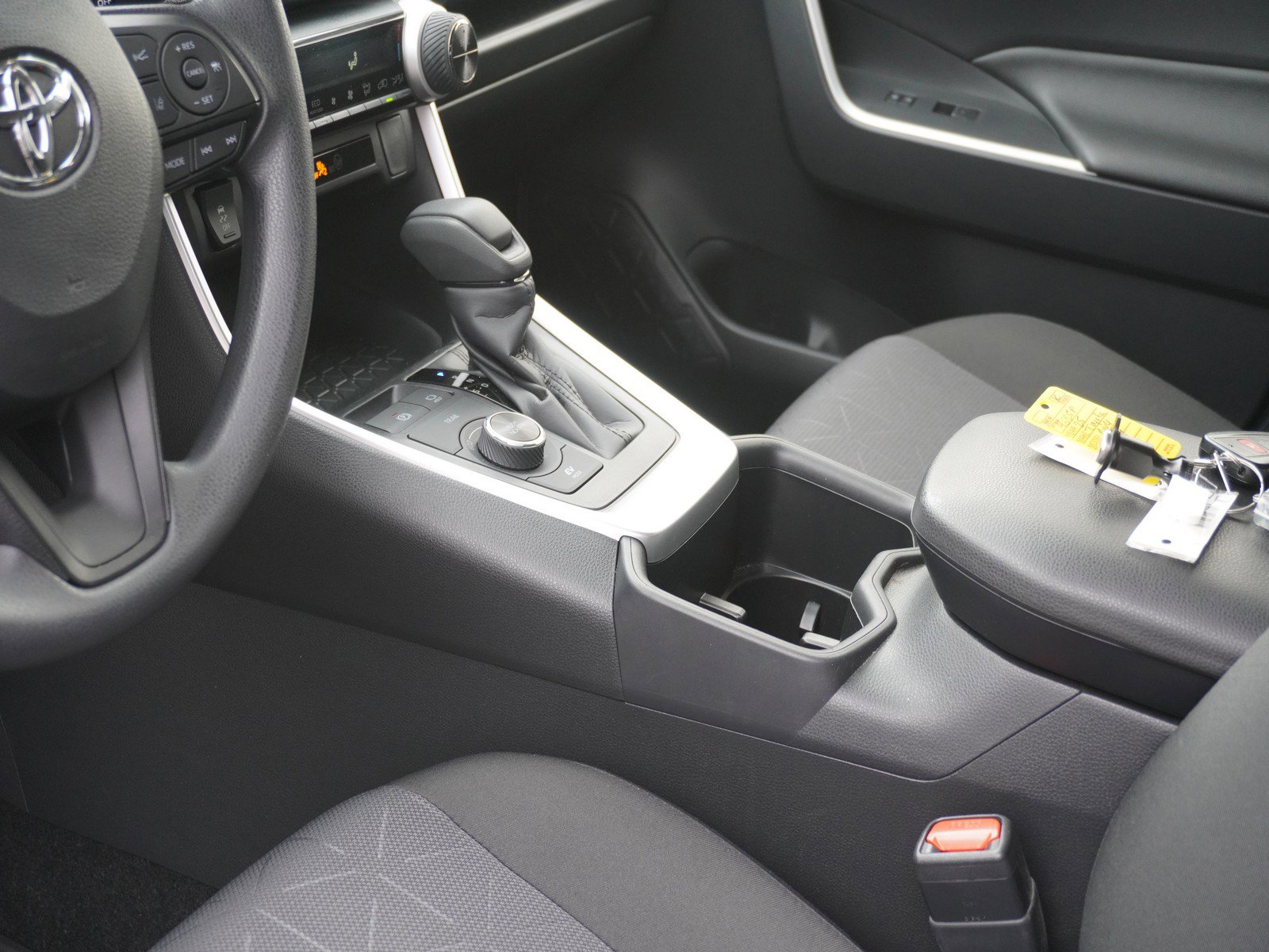 Used 2025 Toyota RAV4 XLE image 22