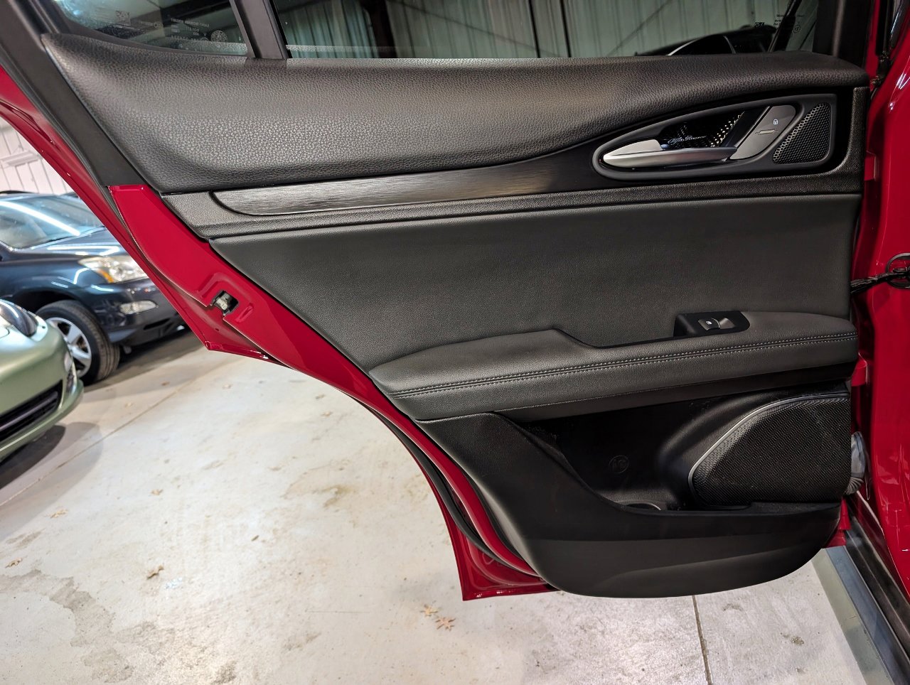 Used 2019 Alfa Romeo Stelvio AWD image 20