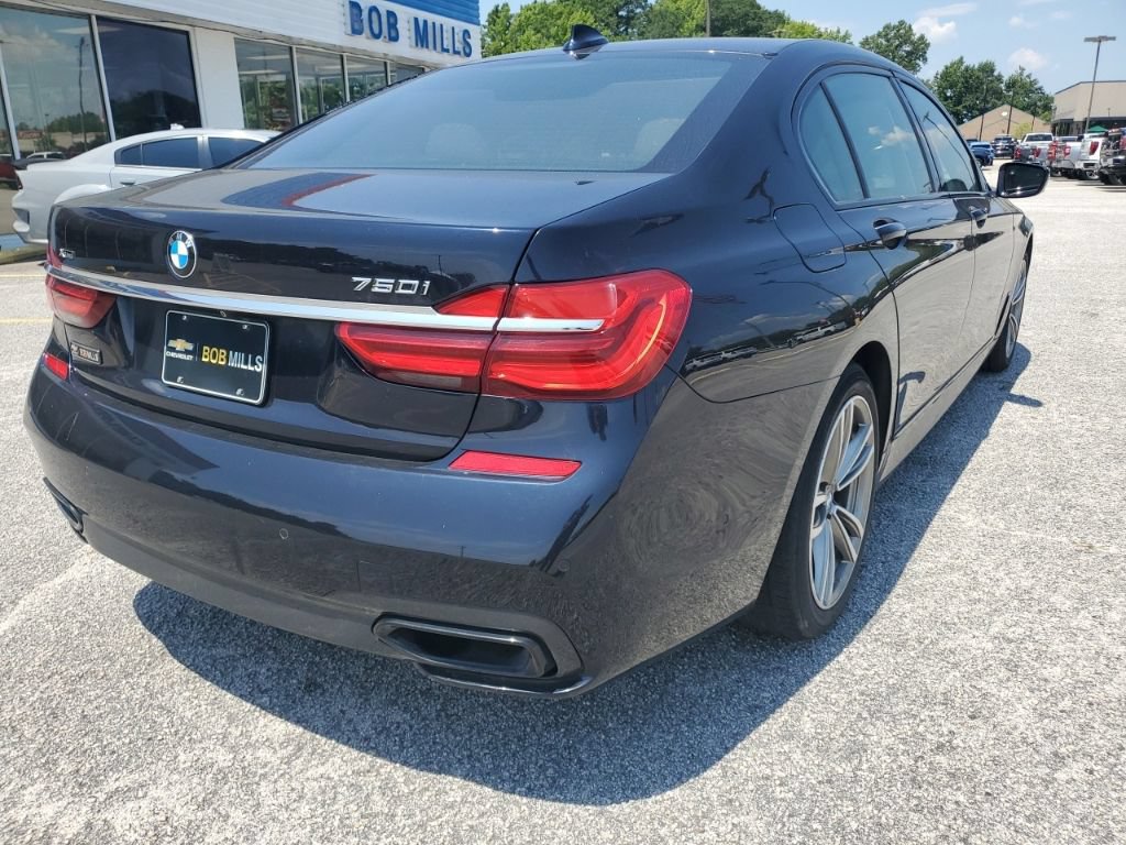 Used 2018 BMW 750i xDrive AWD/4WD image 4