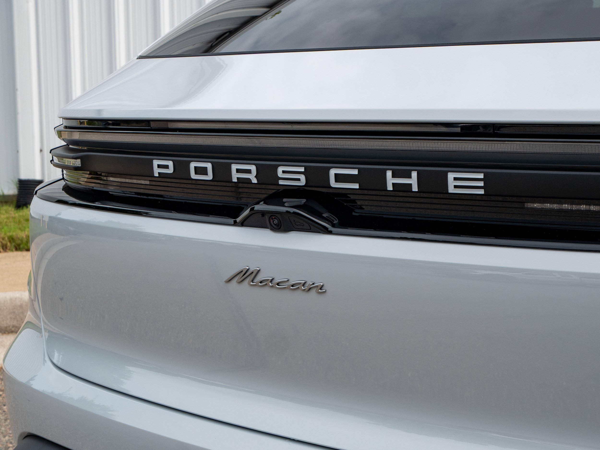 New 2025 Porsche Macan Electric RWD image 20