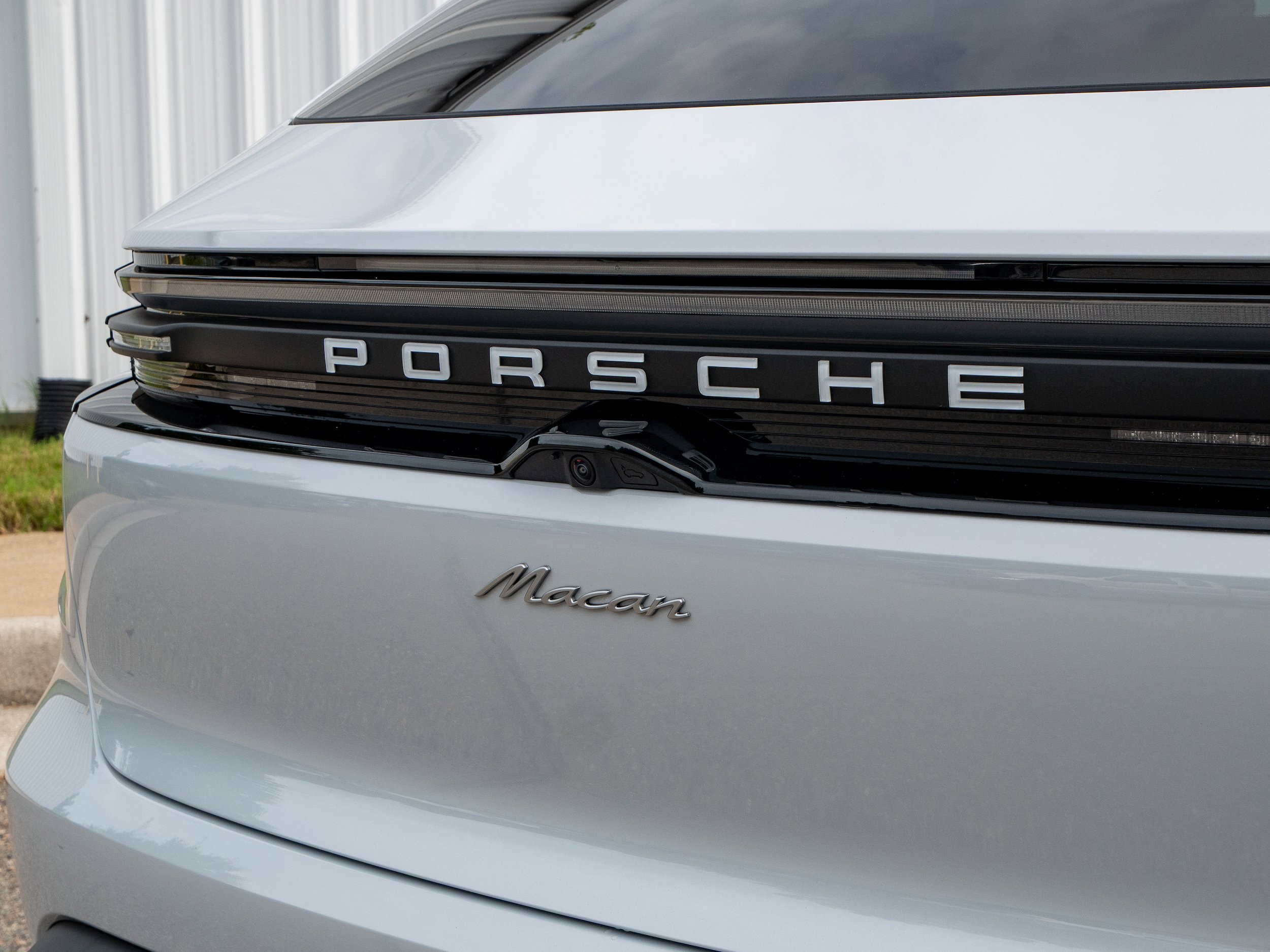 New 2025 Porsche Macan Electric RWD image 20