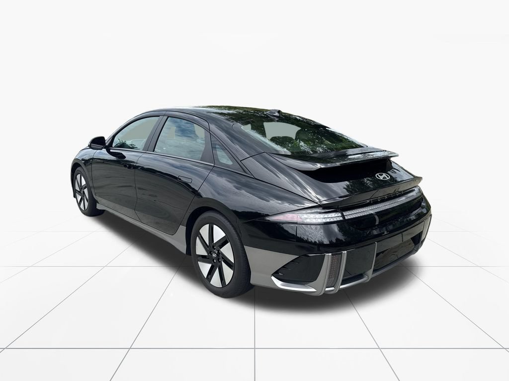 Used 2024 Hyundai Ioniq 6 SE RWD image 6