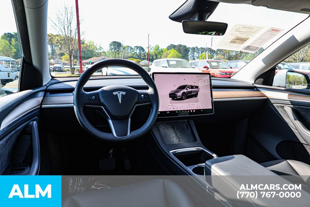 Used 2025 Tesla Model Y Long Range image 28