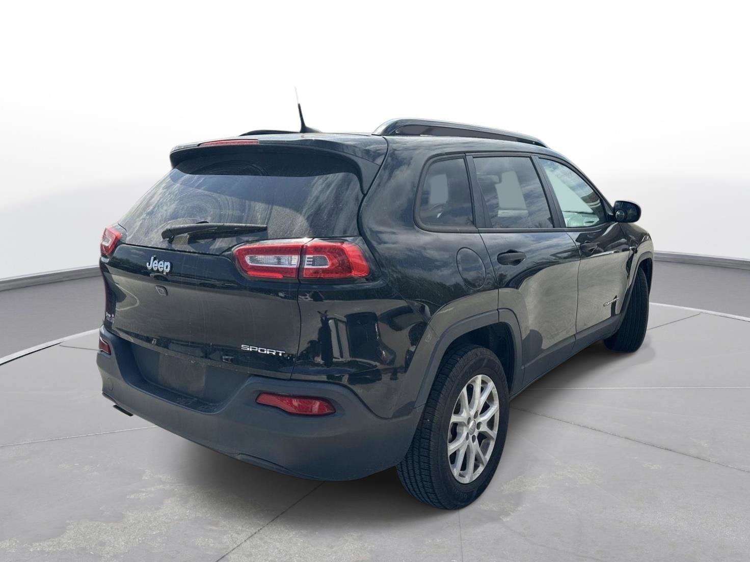 Used 2017 Jeep Cherokee Sport image 6