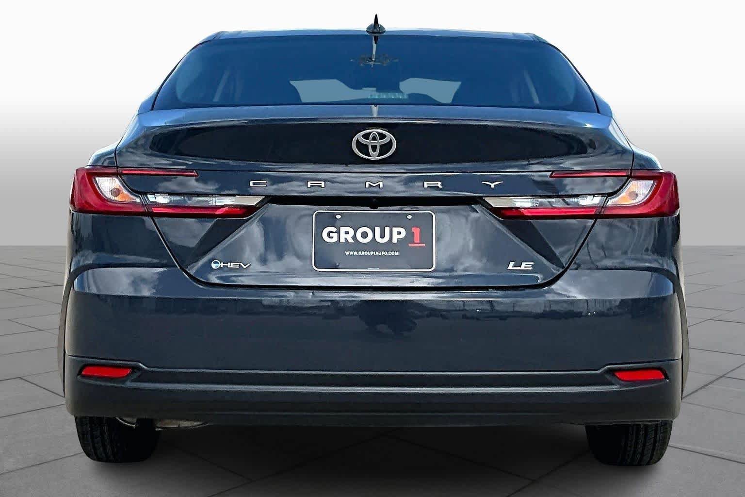 Used 2025 Toyota Camry LE FWD image 5