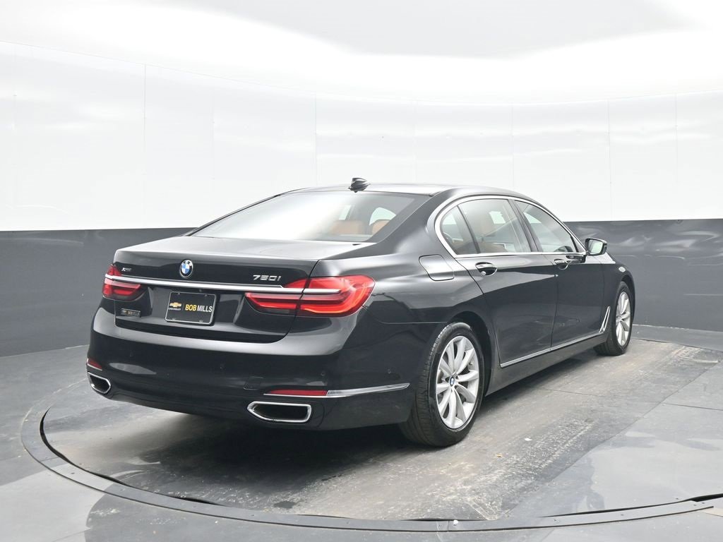 Used 2017 BMW 750i xDrive image 6