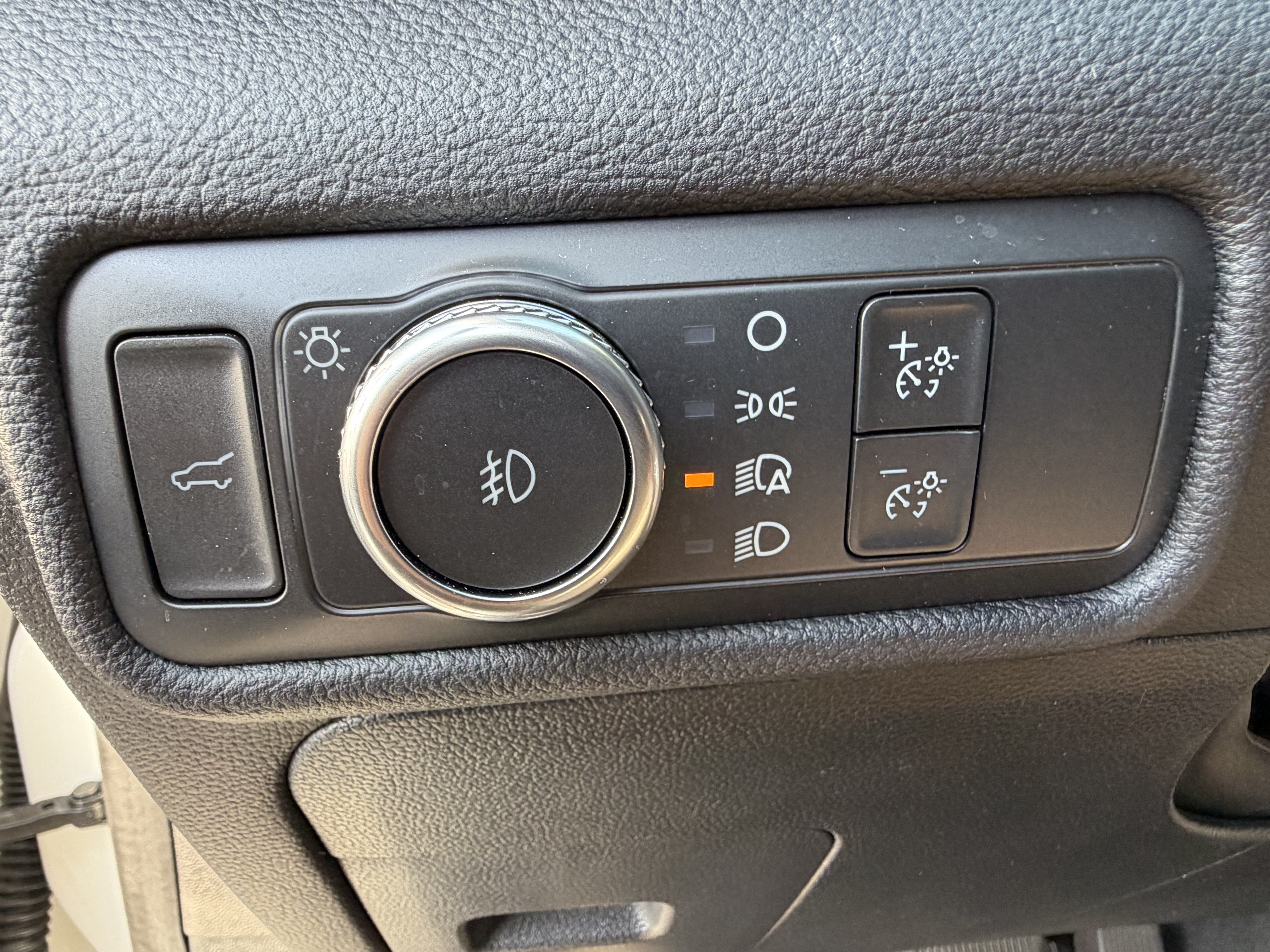 Used 2022 Ford Explorer Limited w/ Equipment Group 301A RWD image 15