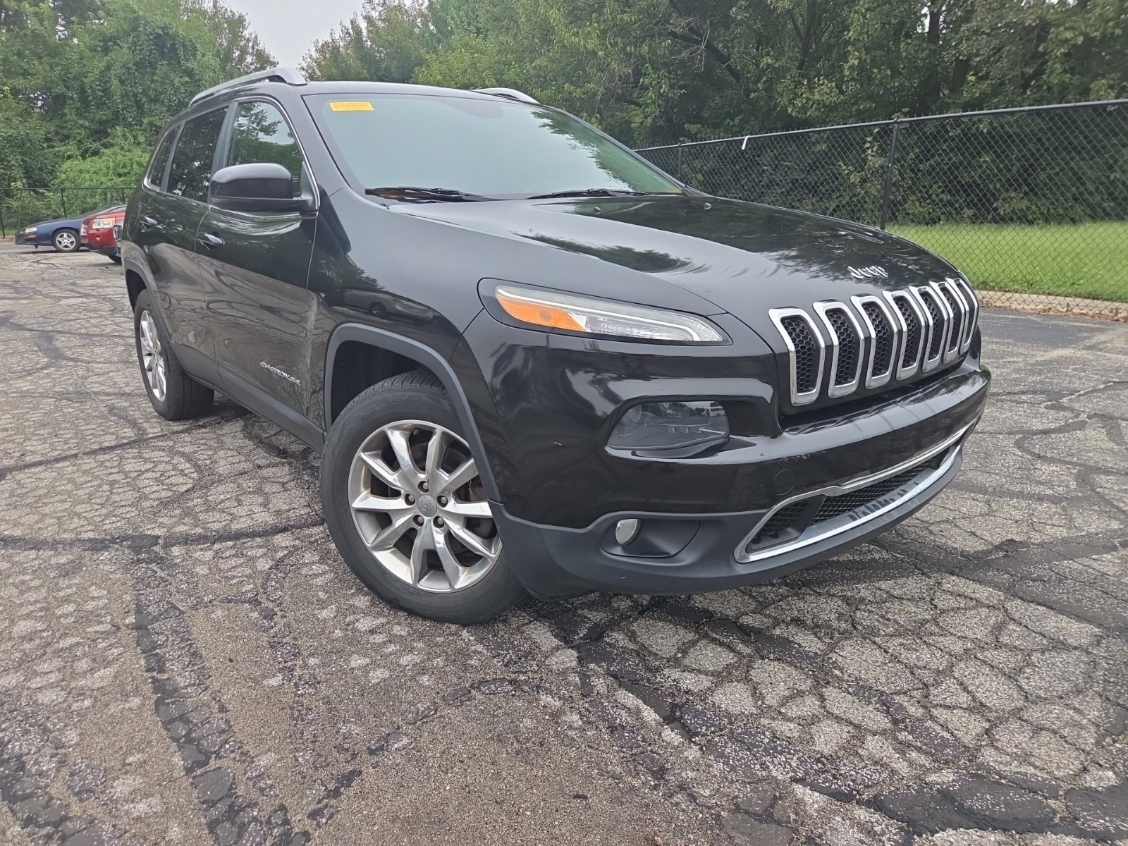 Used 2014 Jeep Cherokee Limited w/ Luxury Group AWD/4WD image 21