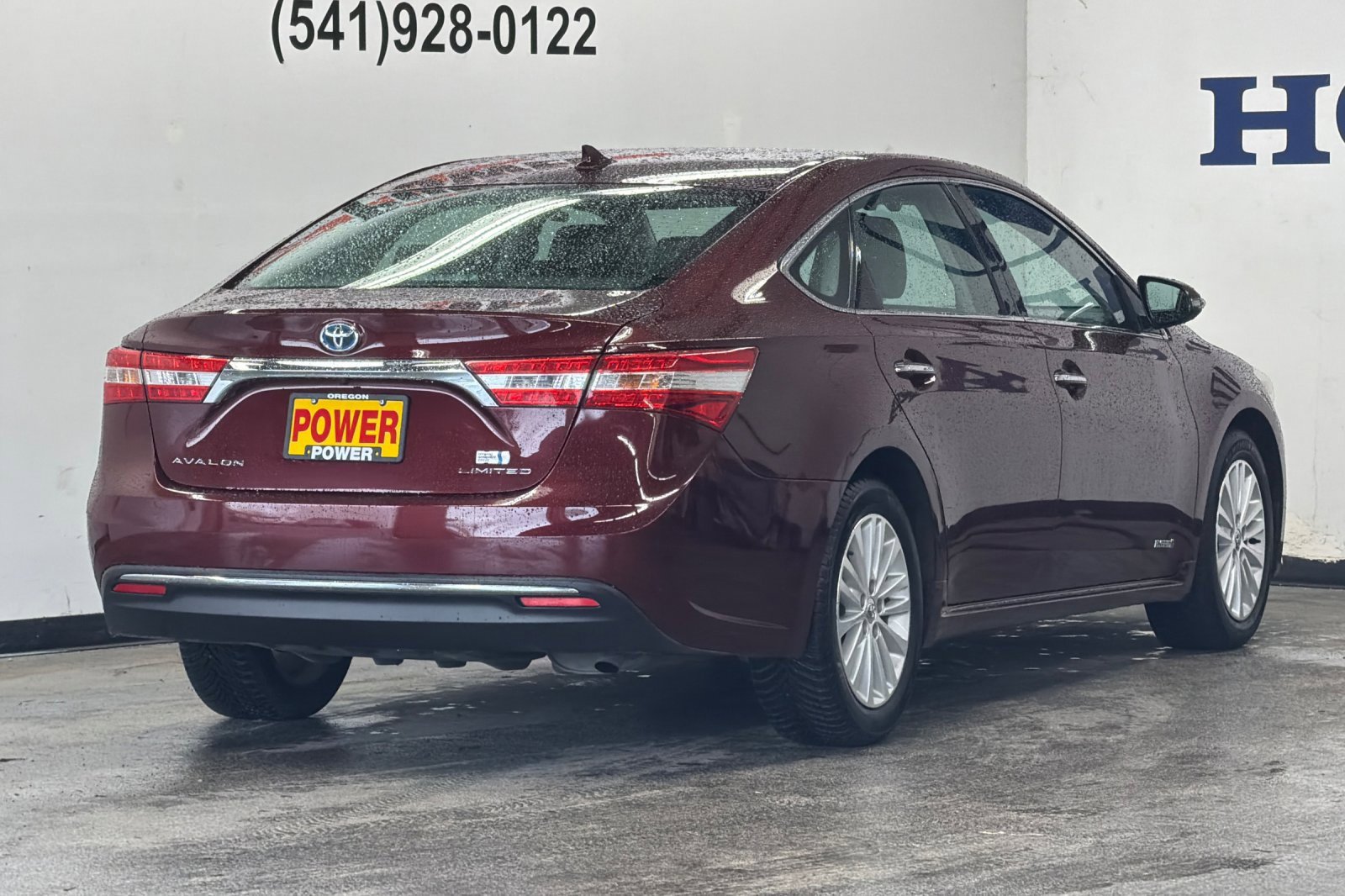 Used 2014 Toyota Avalon Limited image 3