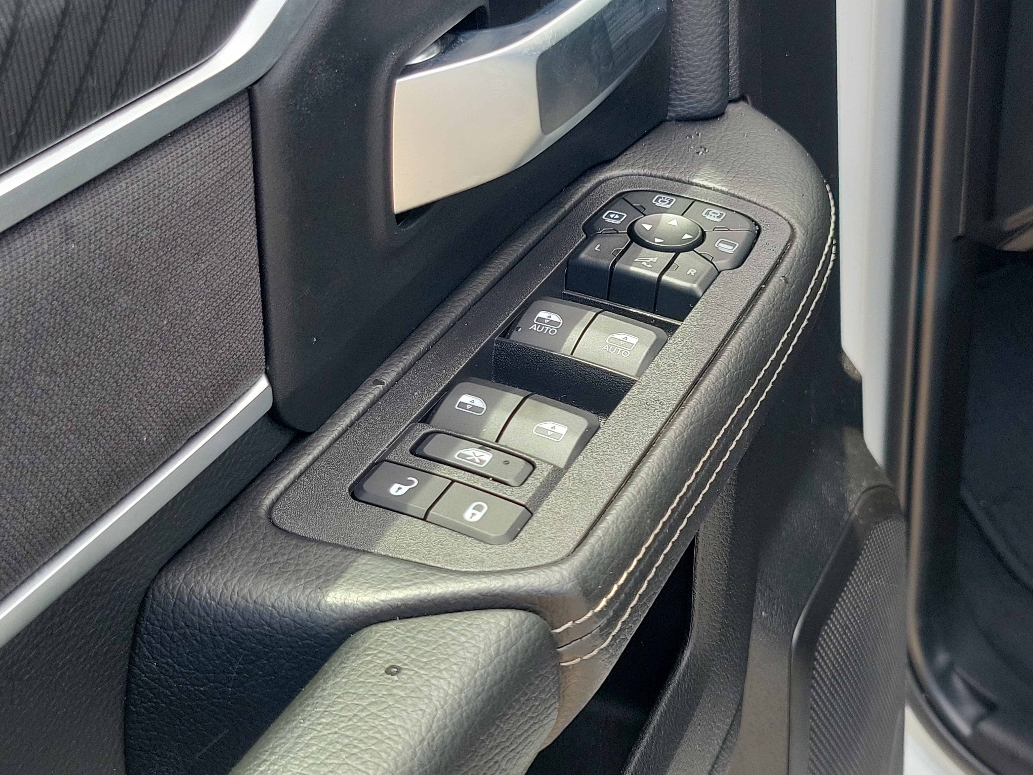 Used 2026 RAM 2500 Big Horn AWD/4WD image 15