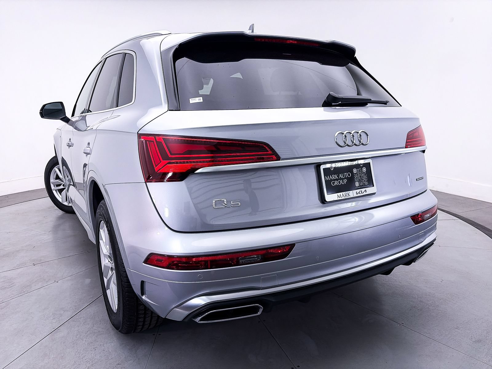 Used 2022 Audi Q5 2.0T Premium w/ Convenience Package AWD/4WD image 8