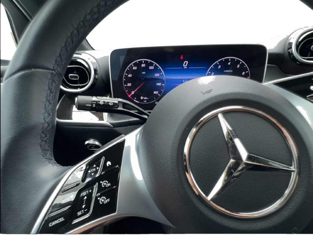 Used 2025 Mercedes-Benz GLC 300 image 42