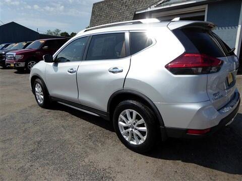 Used 2017 Nissan Rogue SV image 8