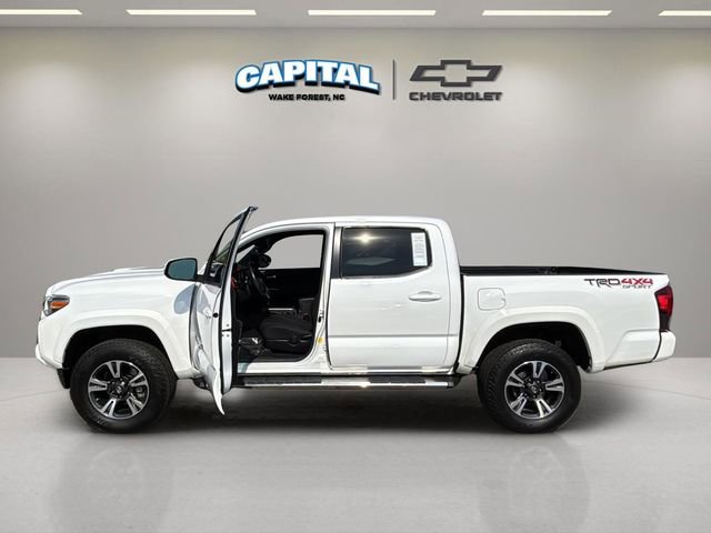 Used 2019 Toyota Tacoma TRD Sport AWD/4WD image 13