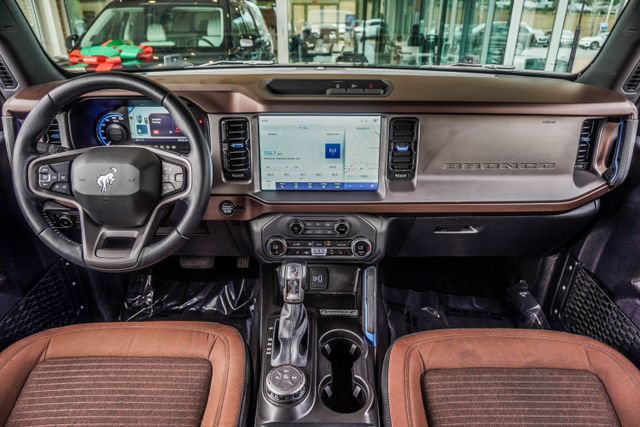 Used 2023 Ford Bronco Outer Banks AWD/4WD image 4