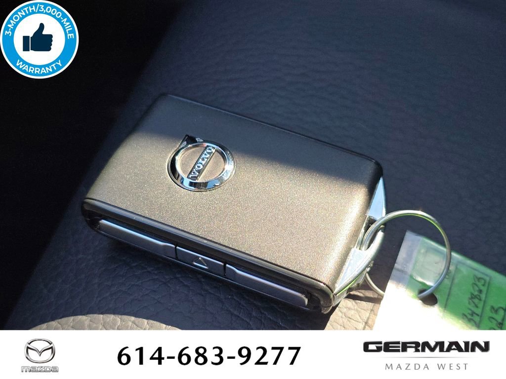 Used 2023 Volvo XC60 B5 Plus image 34