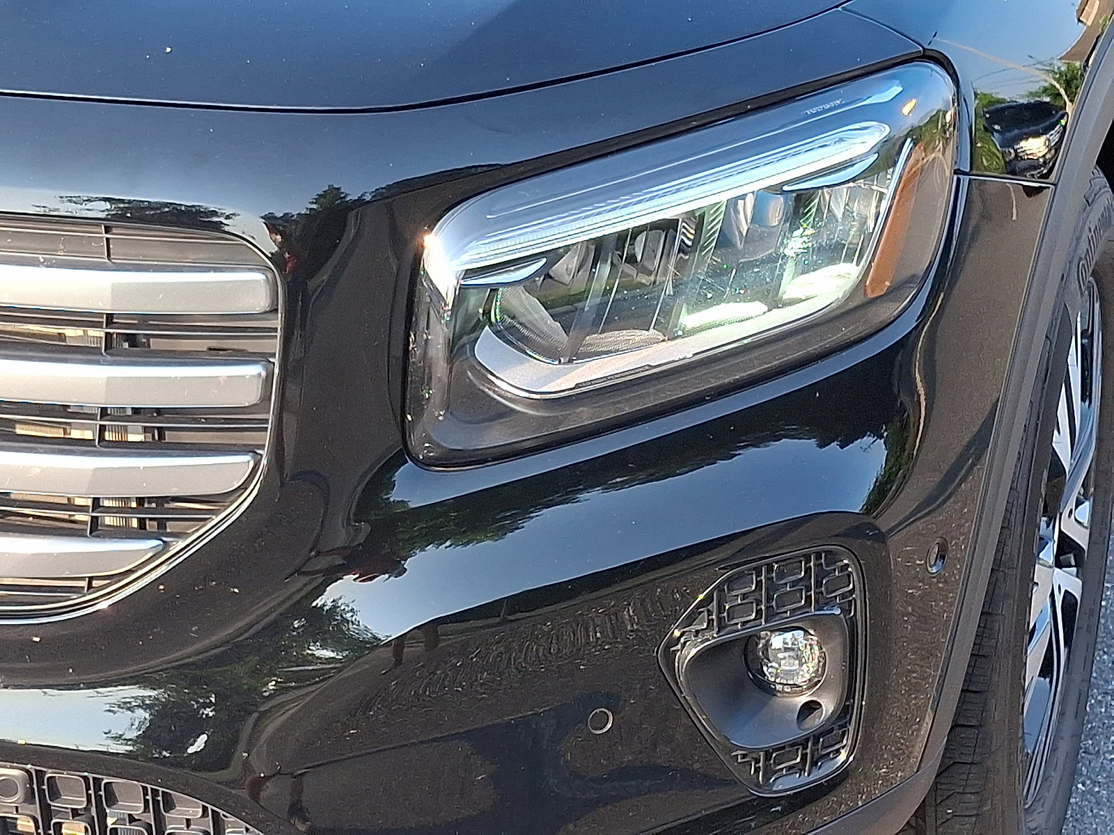 Used 2024 Mercedes-Benz GLB 250 4MATIC image 9