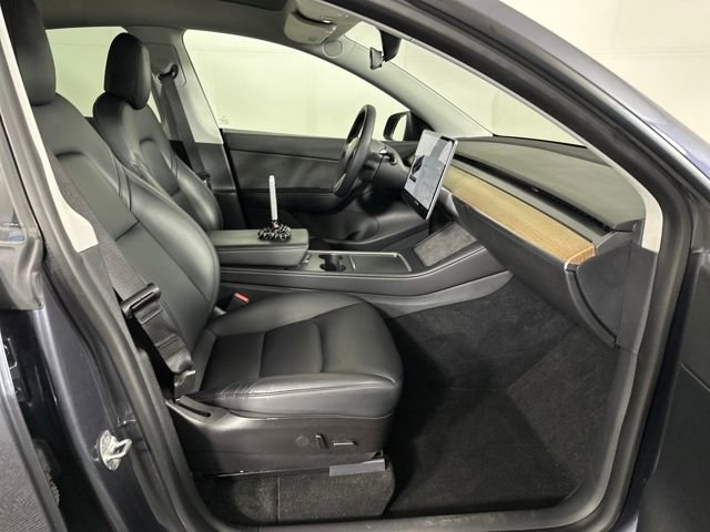 Used 2022 Tesla Model Y Long Range image 25