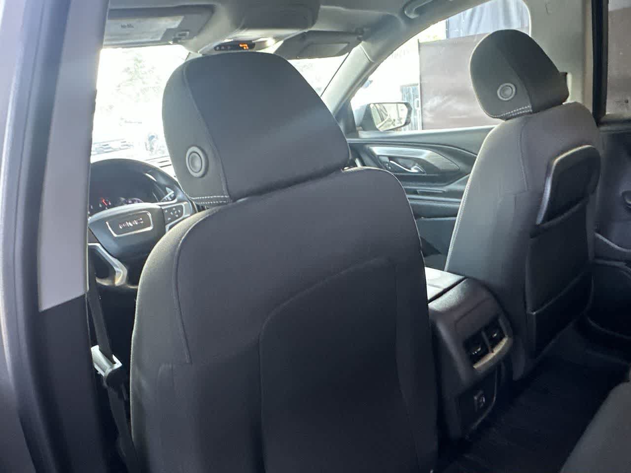 Used 2024 GMC Terrain SLE w/ Driver Convenience Package FWD image 23