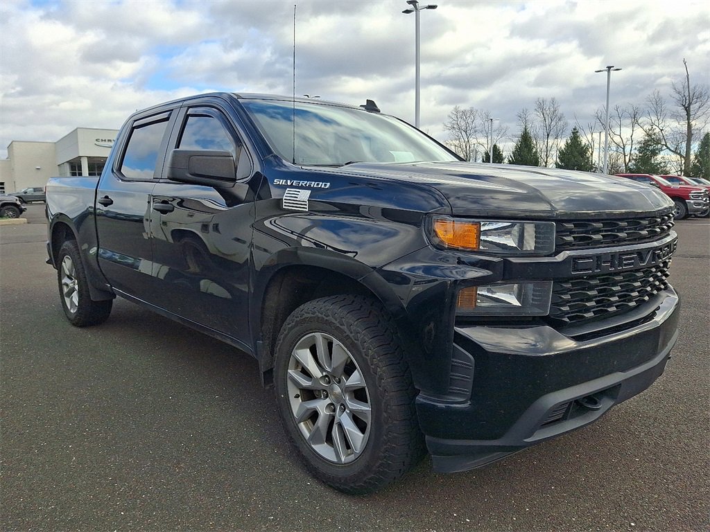 Used 2020 Chevrolet Silverado 1500 Custom w/ Custom Value Package image 3