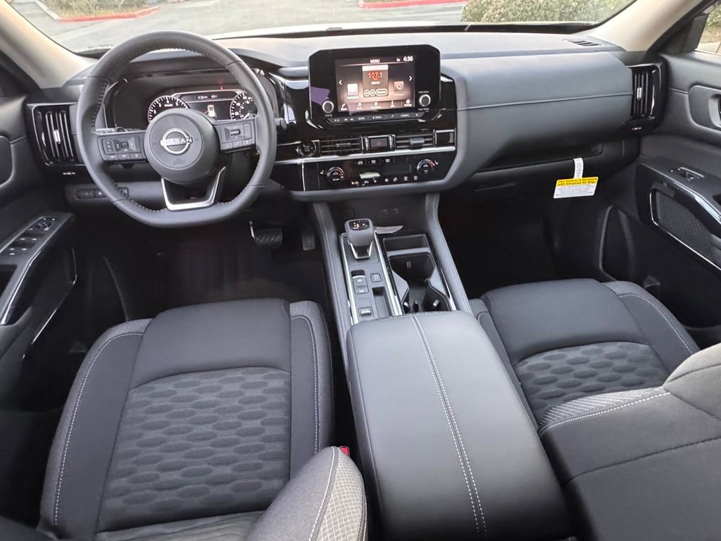 New 2025 Nissan Pathfinder SV image 11