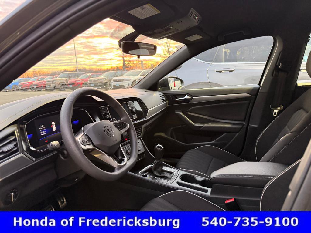 Used 2023 Volkswagen Jetta Sport image 32