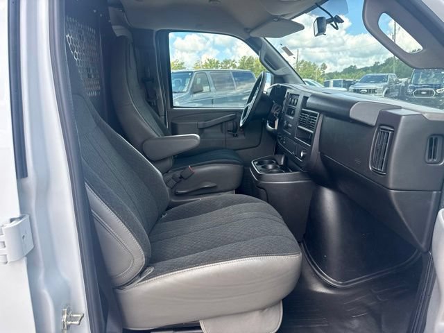 Used 2025 GMC Savana 2500 w/ Driver Convenience Package RWD image 16